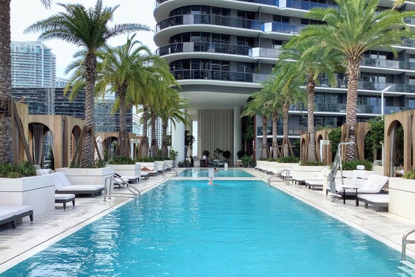 Outdoor pool, free cabanas, pool umbrellas