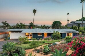 Exterior - Luxury oceanfront condo (Daytona Beach)