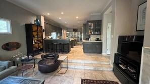 Smart TV, fireplace - Gorgeous 4-bedroom home in Westlake, Eanes school district. (Austin)