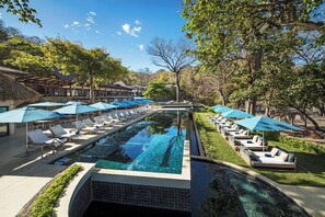 Piscine extérieure, piscine chauffée