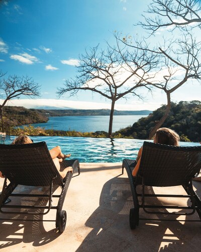 Unforgettable Family Retreat: Luxury Villa, Private Beaches, Golf Cart,Concierge