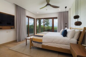 3 chambres, coffre-fort, bureau, fer et planche à repasser