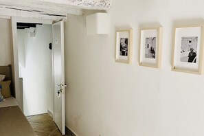 1 bedroom, in-room safe, desk, iron/ironing board