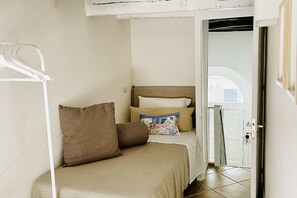 1 bedroom, in-room safe, desk, iron/ironing board