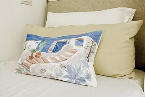 1 bedroom, in-room safe, desk, iron/ironing board