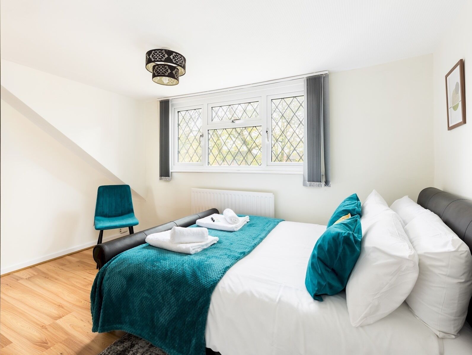 4 bedrooms, iron/ironing board, free WiFi, bed sheets