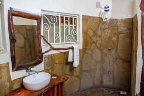 Comfort Double Room, Balcony | Bathroom | Slippers, towels, soap, shampoo - Hillstone Safari Lodge (Kimana)