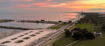 Vegas on the Gulf! Enjoy the sunset from the 16th floor balcony.