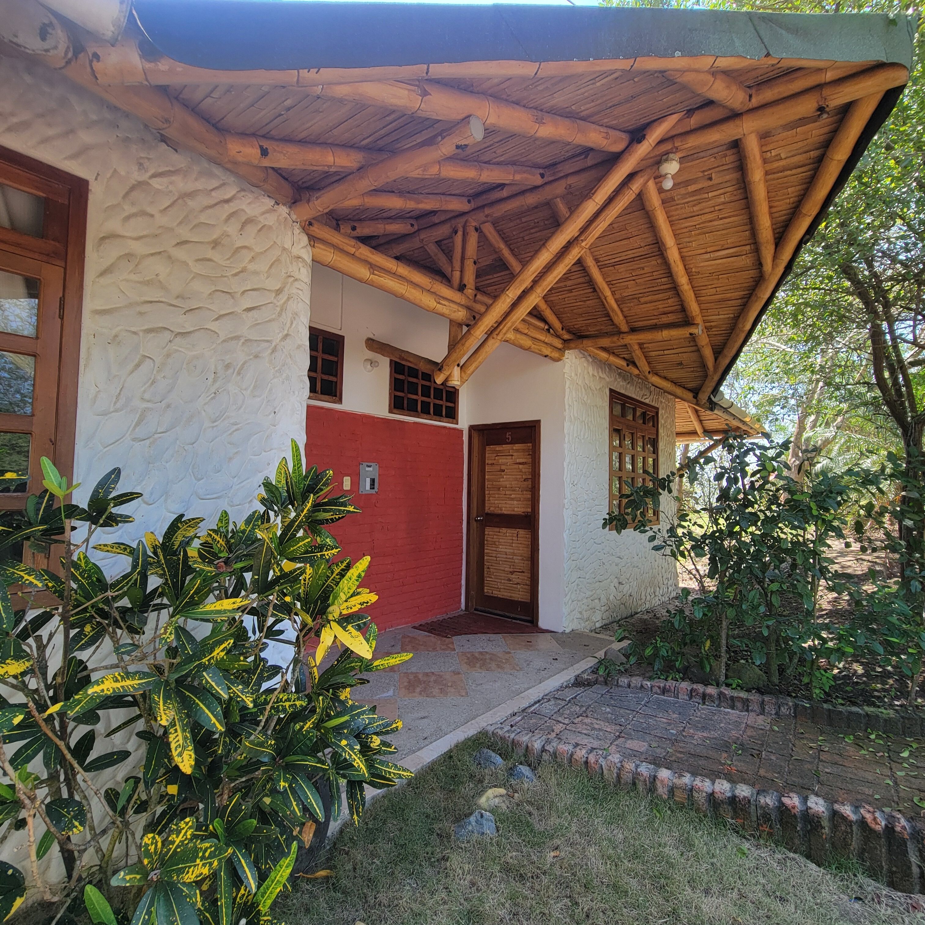 Camera Basic, balcone, vista spiaggia | Una scrivania, Wi-Fi gratuito