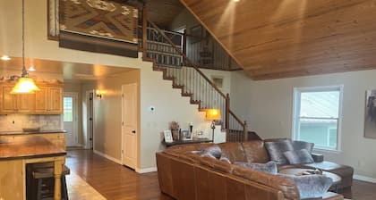 Charming 3-bedroom house on serene Monkey Island with AC, WiFi, sleeps 16