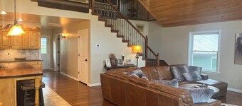 Charming 3-bedroom house on serene Monkey Island with AC, WiFi, sleeps 16