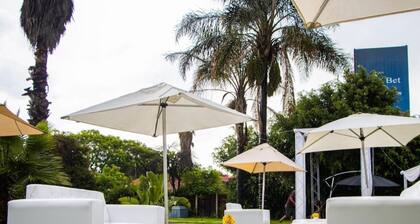 William Nicol Apartments by Monte La Vue