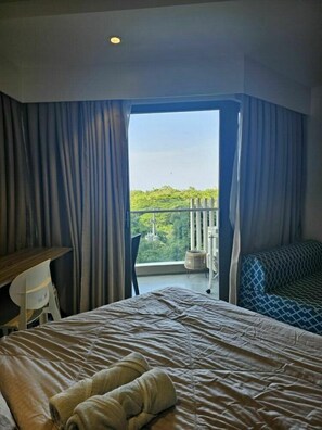 WiFi, bed sheets, wheelchair access - Tambuli Tower C Unit 5D (Lapu-Lapu City)