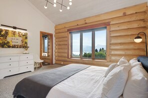 5 Schlafzimmer, Schreibtisch, Bügeleisen/Bügelbrett, Reisekinderbett