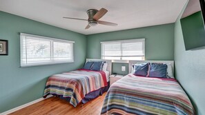 3 bedrooms, iron/ironing board, free WiFi, bed sheets