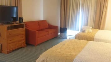 Grand Studio Suite | Desk, laptop workspace, free WiFi, bed sheets