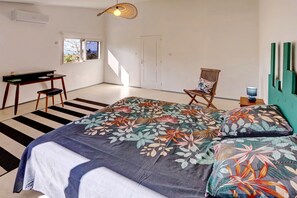 2 室のベッドルーム、アイロン / アイロン台、WiFi (無料)、ベッドシーツ