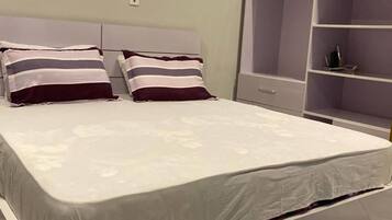 1 bedroom, WiFi, bed sheets