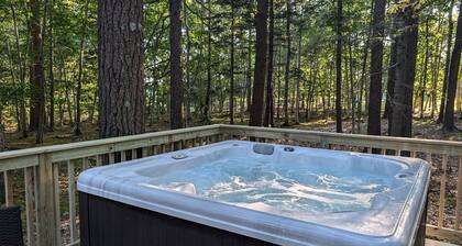 Renovated Cabin WITH HOT TUB_Tucked in Pines_Cabin 9