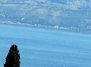 Suihku, hiustenkuivaaja, pyyhkeet