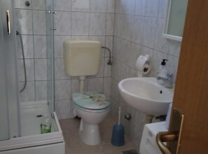 تجهيزات دش، مجففات شعر، مناشف