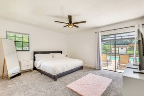 3 bedrooms, desk, iron/ironing board, travel cot