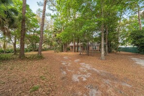 Property grounds - Orange Grove (Melbourne)