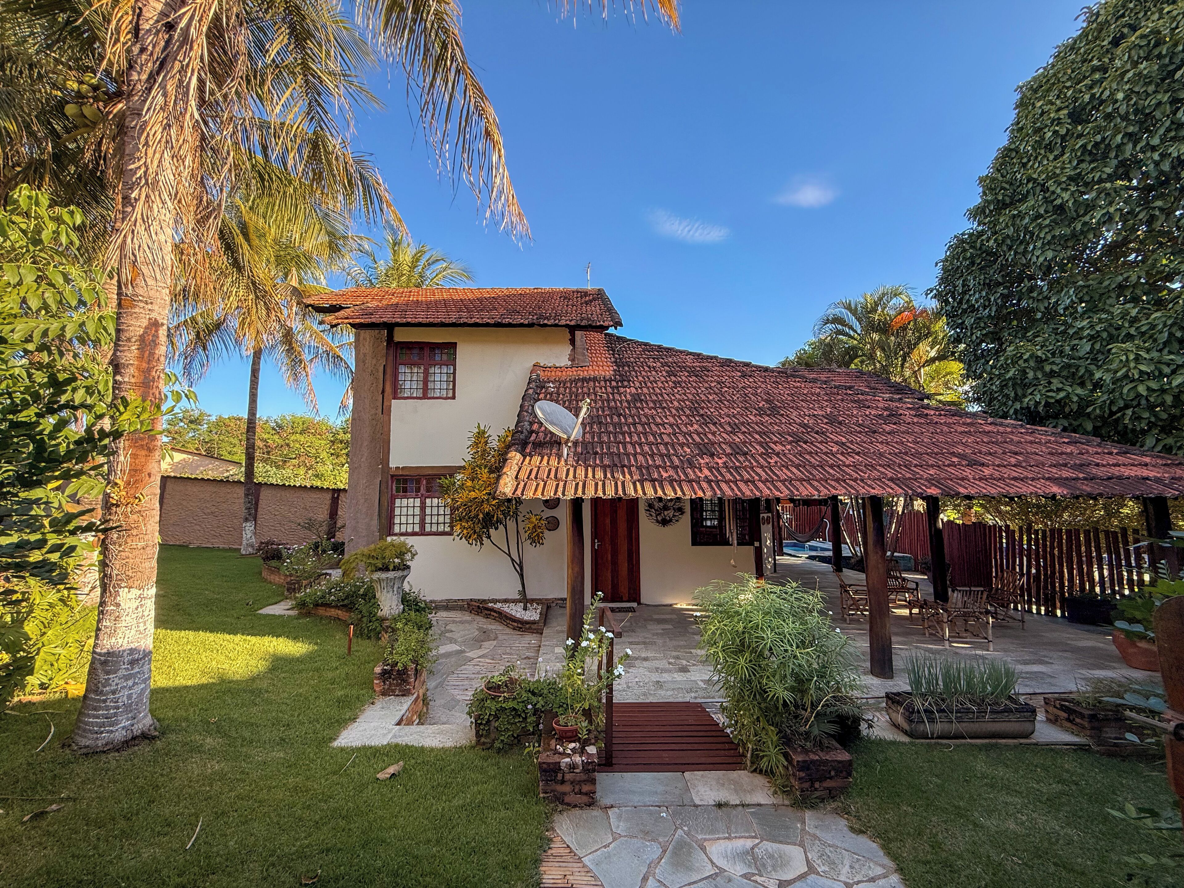 Bangalô família, vista para o jardim | Frigobar, Wi-Fi de cortesia