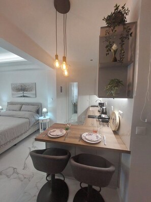 1 chambre, fer et planche Ă repasser, Wi-Fi, draps fournis
