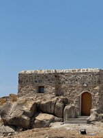 Villa tradicional, vistas al mar | Sábanas de algodón egipcio y ropa de cama de alta calidad