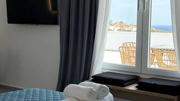 Egyptian cotton sheets, premium bedding, memory foam beds, minibar