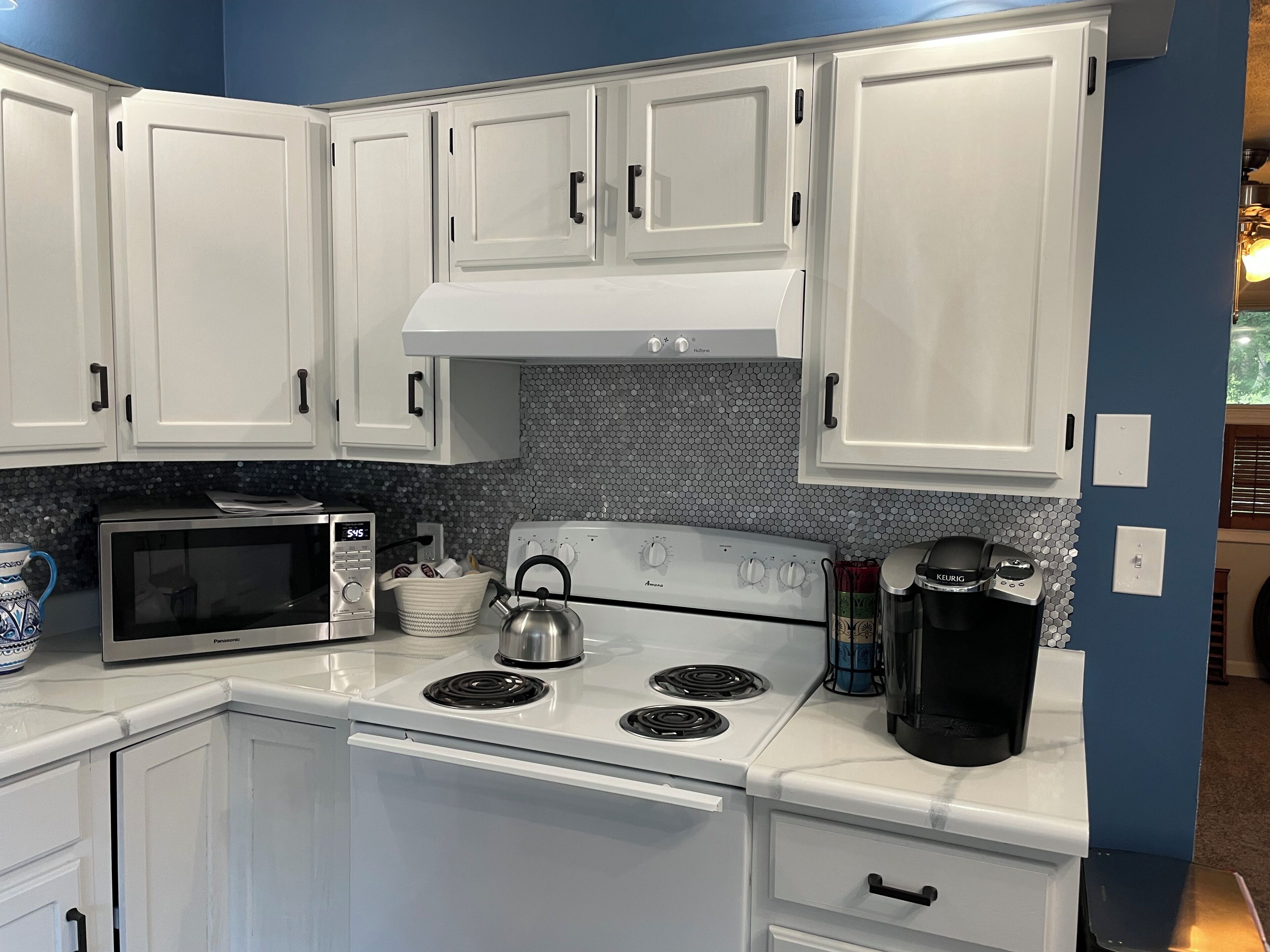 Cute 3-bedroom house walkable to Kinnick and UIHC 