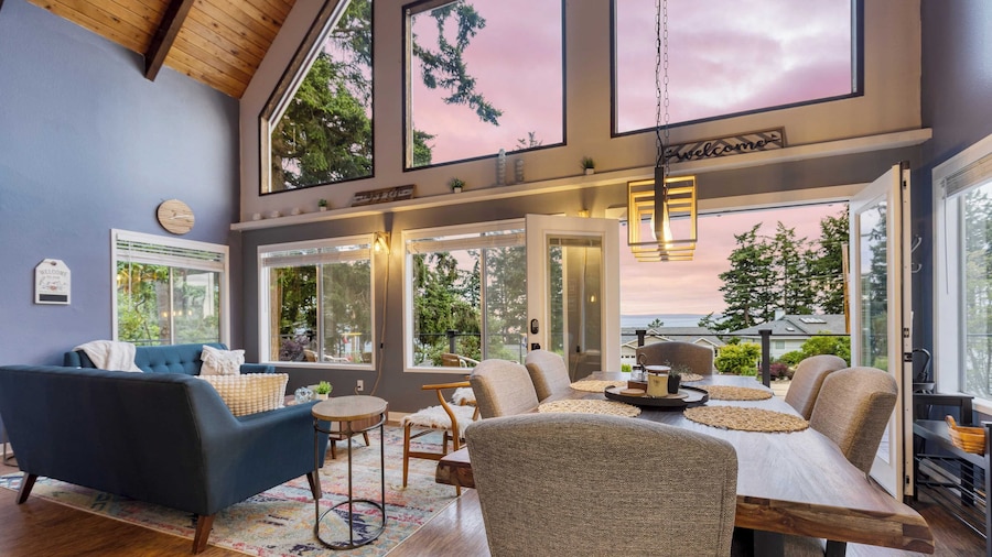 Polnell Point Lookout by Avantstay Water Views, Hot Tub, Large Patio