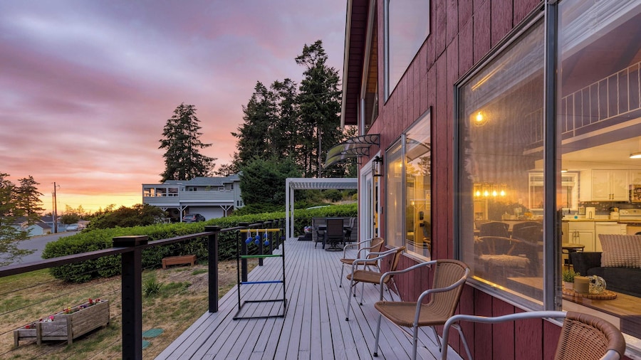 Polnell Point Lookout by Avantstay Water Views, Hot Tub, Large Patio