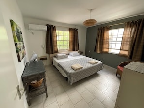 1 chambre, fer et planche à repasser, Wi-Fi, draps fournis