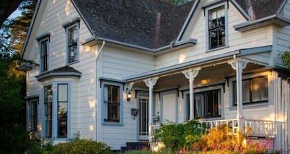 Dennen's Victorian Farmhouse