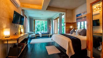 3 bedrooms, in-room safe, desk, iron/ironing board