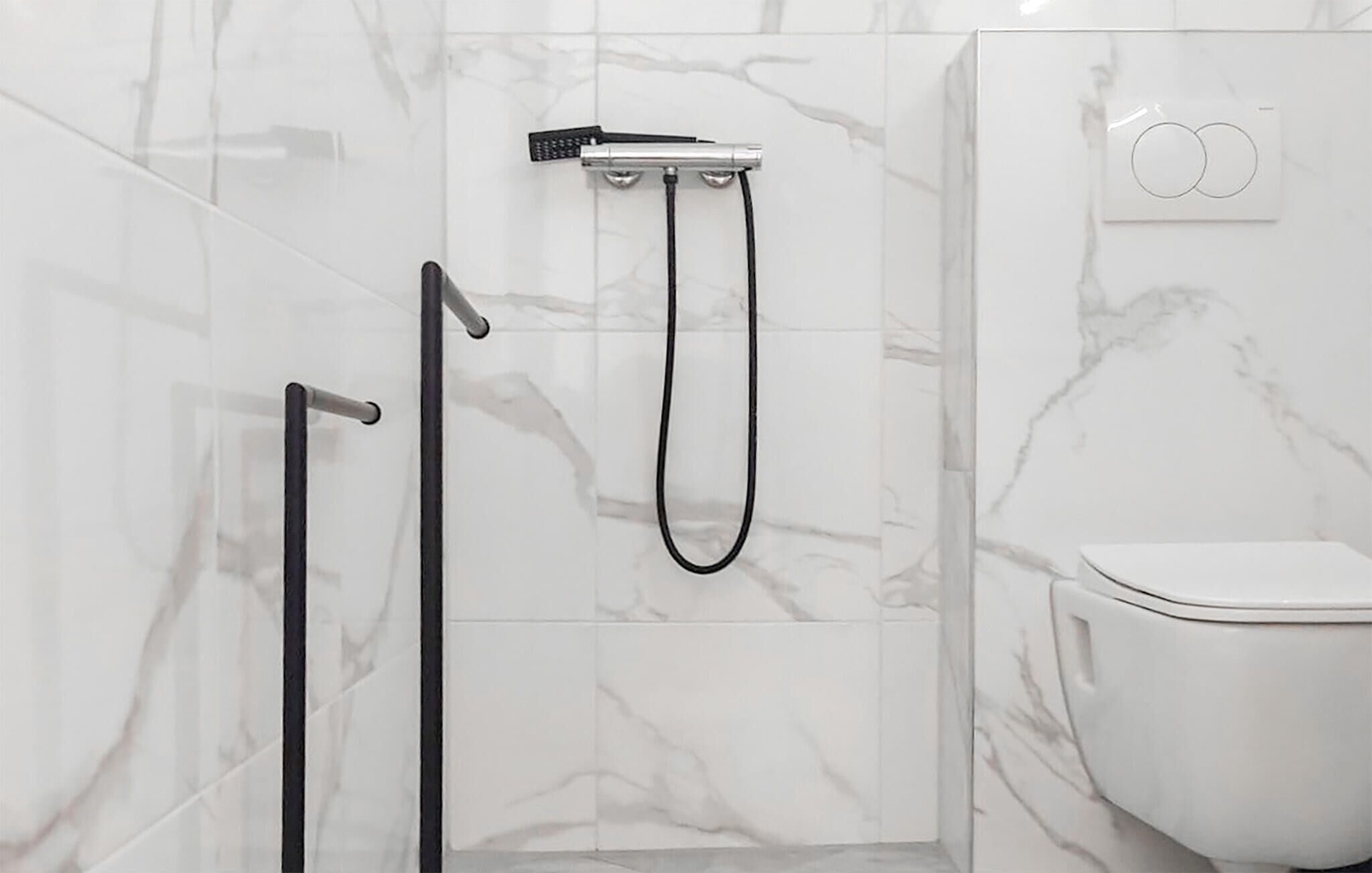 Douche, séchoir à cheveux