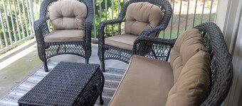 Peaceful Condo on Lake Marion in Santee, SC. Time to play golf and go fishing!