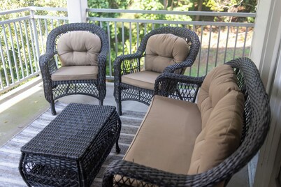 Peaceful Condo on Lake Marion in Santee, SC. Time to play golf and go fishing!