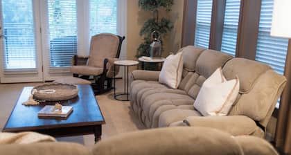 Peaceful Condo on Lake Marion in Santee, SC. Time to play golf and go fishing!