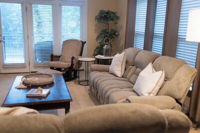 Peaceful Condo on Lake Marion in Santee, SC. Time to play golf and go fishing!