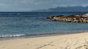 Am Strand, Liegestühle, Strandtücher