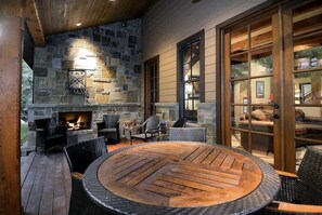 Outdoor dining - Timberhaven (Crested Butte)