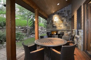 Outdoor dining - Timberhaven (Crested Butte)