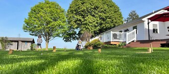 Spacious 2-bedroom cottage ideal for Scrapbooking and Quilting retreats.