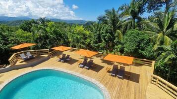 Kolam renang outdoor