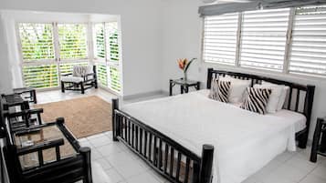 Quarto casal luxo, 1 cama King, vista para o jardim | Wi-Fi de cortesia, roupa de cama