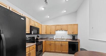 Urban 2BD Retreat - 15 mins to Dtwn Knoxville