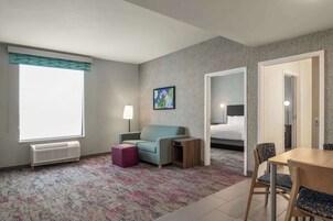 Suíte, 1 quarto | Área de estar